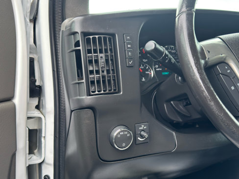 Used 2015 Chevrolet Express 2500 image 14