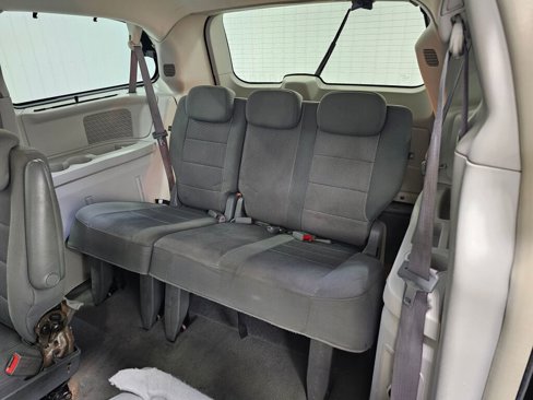 Used 2009 Dodge Grand Caravan SXT w/ Entertainment Group 2 image 4