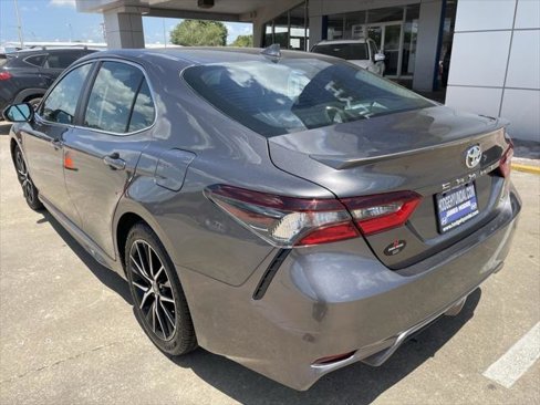 Used 2024 Toyota Camry SE image 7