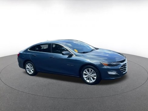 Used 2024 Chevrolet Malibu LT image 2