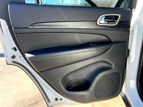 Used 2016 Jeep Grand Cherokee Limited image 27
