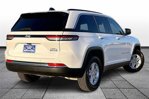 Used 2024 Jeep Grand Cherokee Laredo w/ Trailer Tow Package image 13