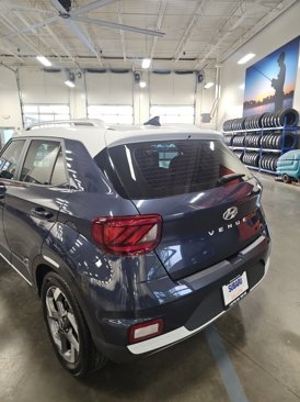 Used 2021 Hyundai Venue image 8