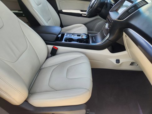 Used 2019 Ford Edge Titanium w/ Cold Weather Package image 19