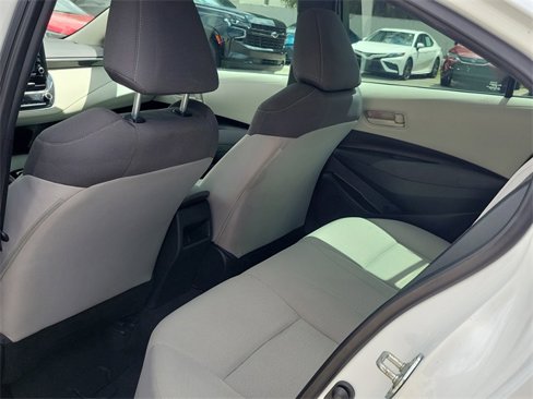 Used 2022 Toyota Corolla LE image 6