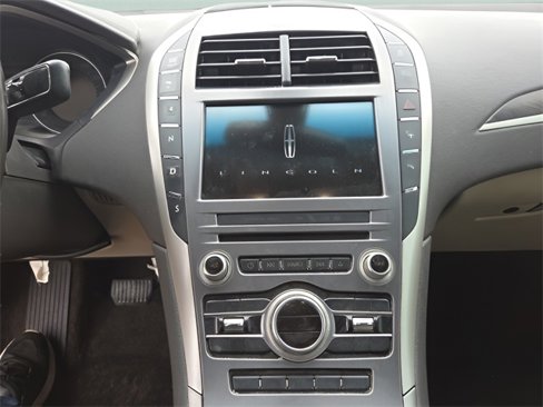 Used 2017 Lincoln MKZ Reserve w/ Technology Package image 18