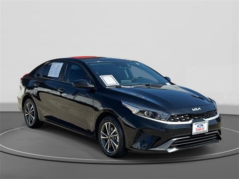 Used 2023 Kia Forte LXS image 4