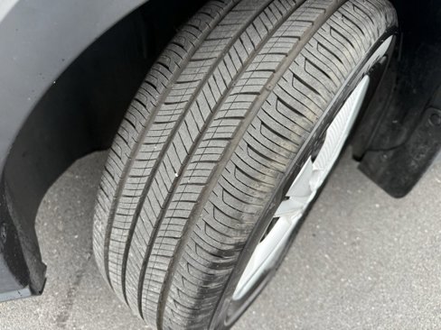 Certified 2021 Nissan Kicks S image 10