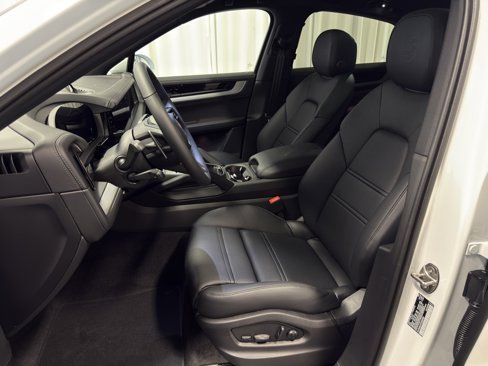 New 2026 Porsche Cayenne Coupe image 6