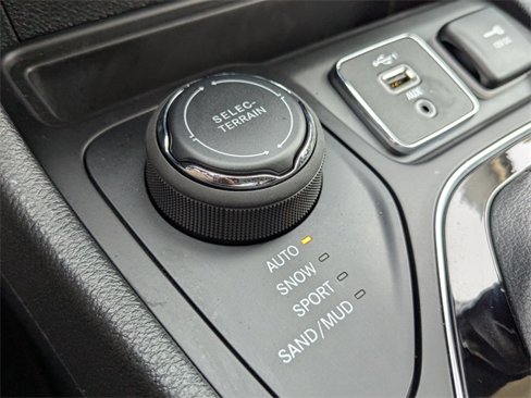 Used 2023 Jeep Cherokee Altitude Lux image 26