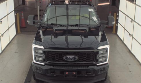 Used 2023 Ford F250 XLT w/ XLT Premium Package image 2