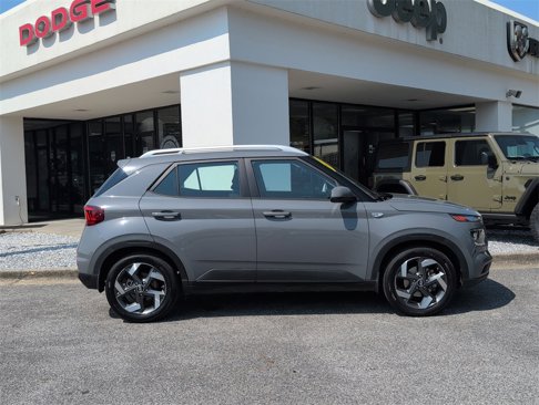 Used 2021 Hyundai Venue SEL image 5
