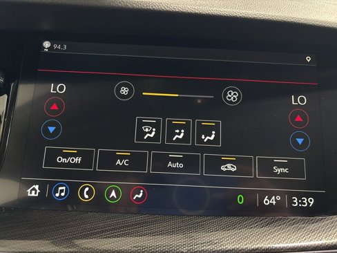 Used 2022 Buick Envision Essence w/ Technology Package I image 28