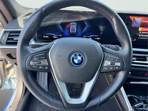 Used 2022 BMW i4 eDrive40 image 34