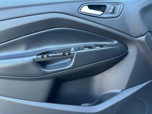 Used 2019 Ford Escape SEL image 9