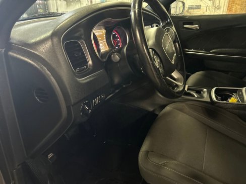 Used 2017 Dodge Charger SXT image 14