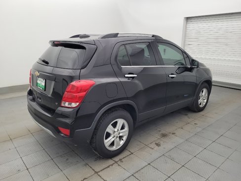 Used 2020 Chevrolet Trax LT w/ LT Convenience Package image 9