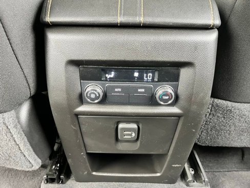 Used 2019 Chevrolet Traverse LT image 18