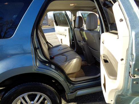 Used 2010 Mercury Mariner Premier image 16