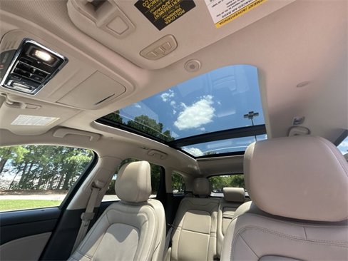 Used 2020 Lincoln Corsair Reserve image 22