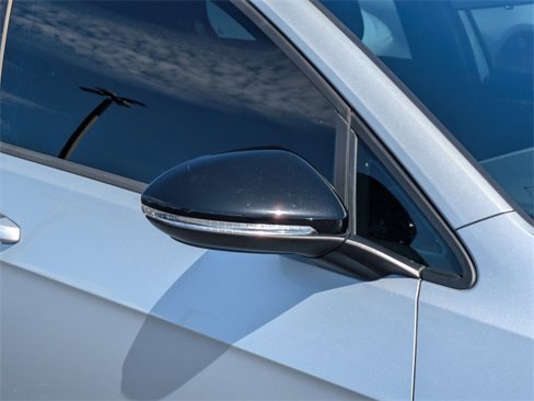 Used 2017 Volkswagen GTI SE image 10