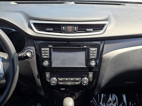 Used 2015 Nissan Rogue SV w/ SV Premium Package image 15