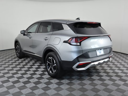 Used 2024 Kia Sportage LX image 7