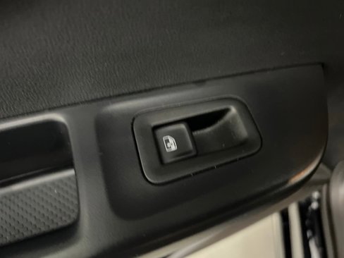 Used 2024 Volkswagen Taos SE image 18