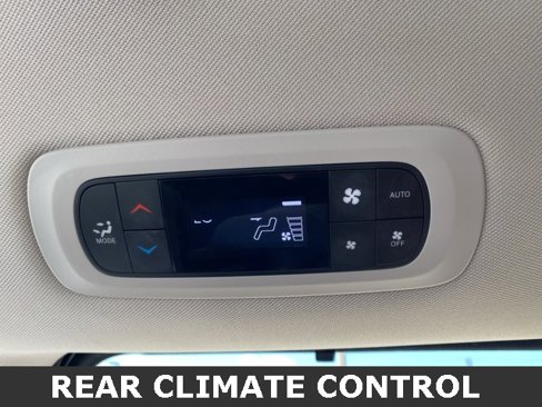 Used 2021 Chrysler Pacifica Touring-L image 22