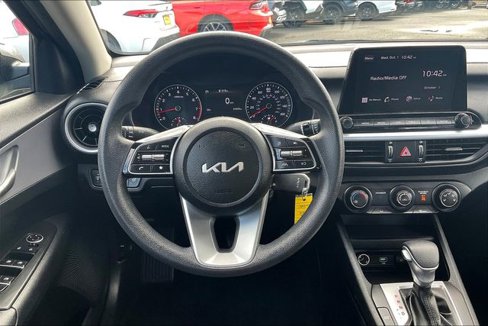 Used 2024 Kia Forte LXS image 5