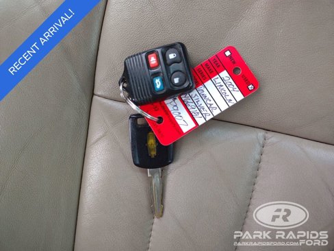 Used 2004 Lincoln Town Car Signature image 42