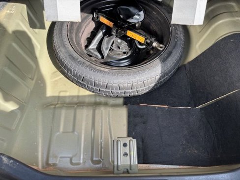 Used 2012 Nissan Versa SV w/ Convenience Pkg image 20