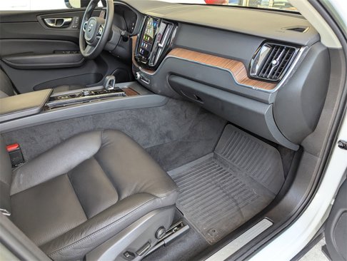 Used 2023 Volvo XC60 B5 Plus w/ Protection Package Premier image 37