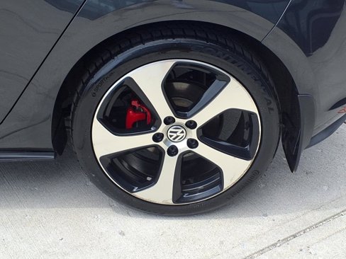 Used 2015 Volkswagen GTI SE image 22