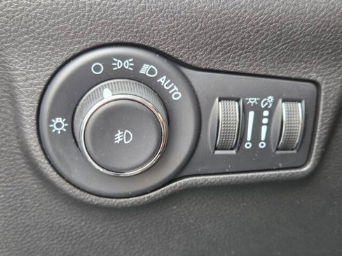 Used 2022 Jeep Compass Limited w/ Elite Group image 36