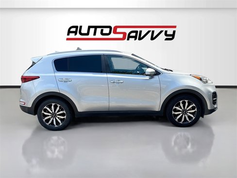 Used 2017 Kia Sportage EX image 8
