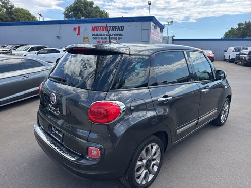Used 2017 FIAT 500L Lounge image 2
