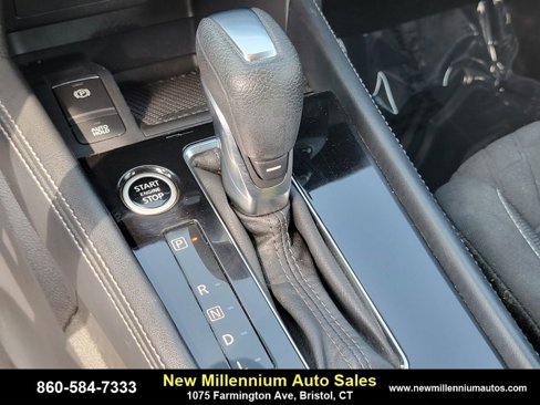 Used 2022 Nissan Kicks SV image 23