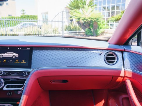 Used 2024 Bentley Flying Spur V8 image 16