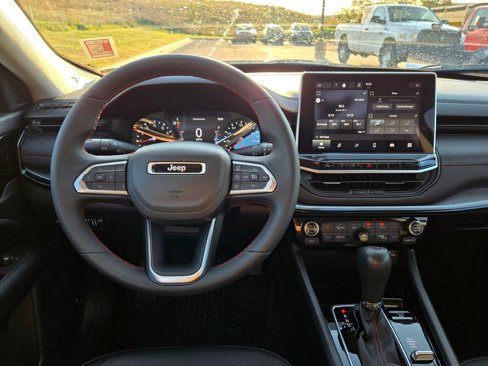 Used 2022 Jeep Compass Trailhawk image 18