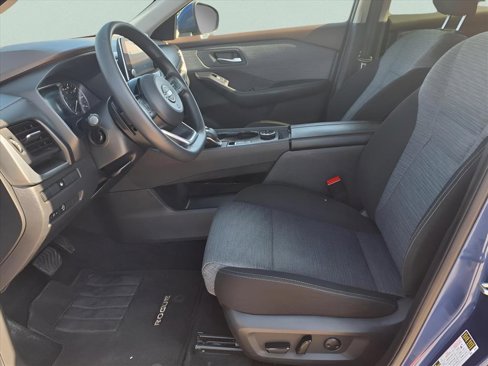 Used 2023 Nissan Rogue SV image 8