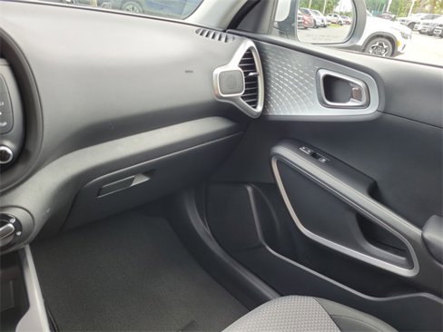 Certified 2022 Kia Soul LX w/ Technology Package image 30
