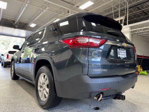 Used 2018 Chevrolet Traverse LT image 3