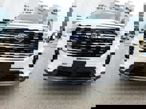 New 2025 Ford Explorer Active image 7
