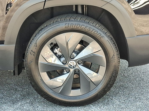 New 2025 Volkswagen Taos S image 5