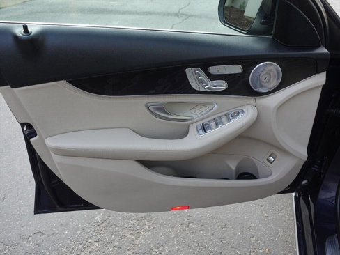 Used 2015 Mercedes-Benz C 300 Sedan image 30