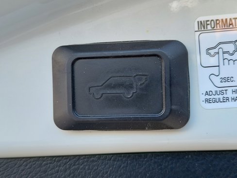 Used 2014 Toyota RAV4 Limited image 12