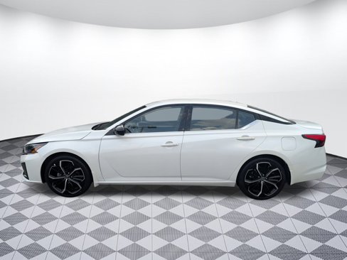 Used 2023 Nissan Altima 2.5 SR image 5