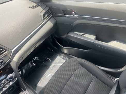 Used 2020 Hyundai Elantra SE w/ Cargo Package (C1) image 15