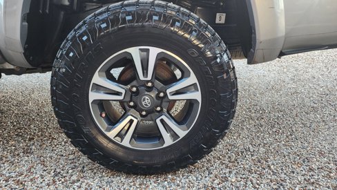 Used 2019 Toyota Tacoma TRD Sport image 45